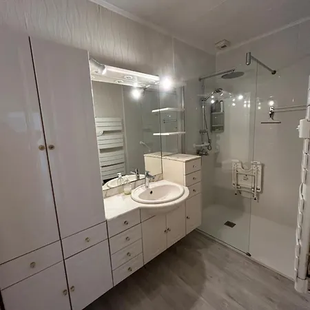 Maison Idealement Situee Pour Les