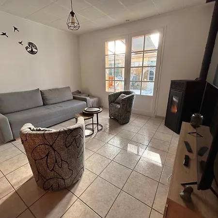 Maison Idealement Situee Pour Les *