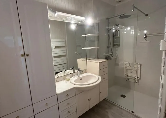 Maison Idealement Situee Pour Les