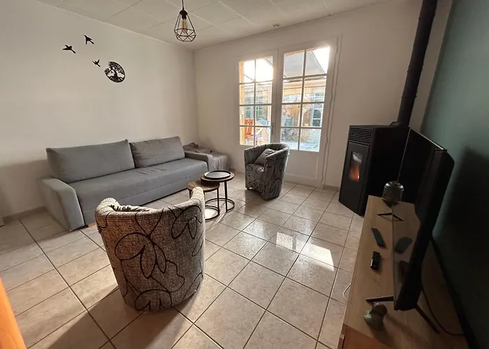 Maison Idealement Situee Pour Les *